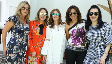  Claudia Quiroz, Roxana Serna, Mónica Gaviño, Meche Cifuentes y Liliana Meza.