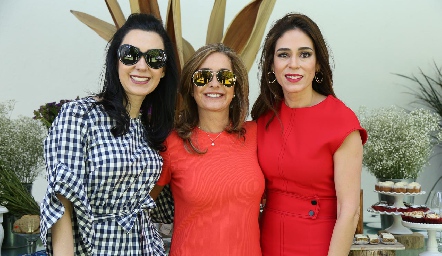  Liliana Meza, Patricia Gaviño y Maribel Lozano.