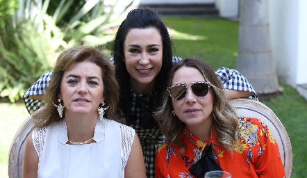  Adriana Carrera, Liliana Meza y Roxana Serna.