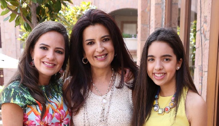  Andrea, Rosy y Ximena Hernández.