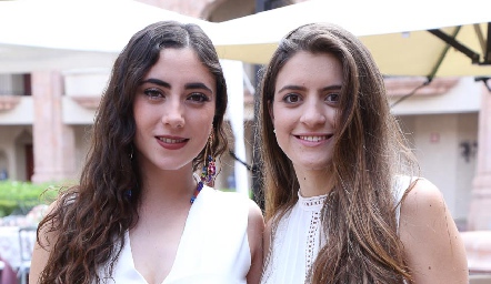  Isa Zollino y Paola Gutiérrez.