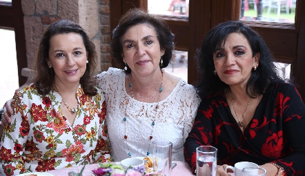  Lupita López, Ana Luisa Mejía y Katy de Somohano.