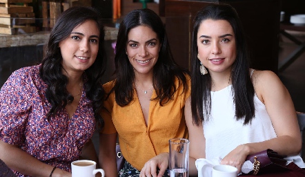  María Berrueta, Ana Rodríguez y Gaby Díaz Infante.