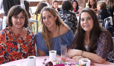  María del Carmen Silva, Vero Jerez y Verónica Silva.