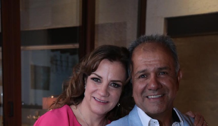  Ana Luisa Torres y Eduardo Estrada.