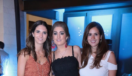  Priscila Jourdain, Silvana Zendejas y Valeria Flores.
