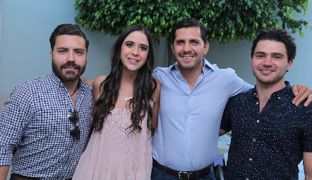 Oscar, Vero, Raúl y Antonio.