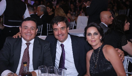 Fernando Flores, Víctor Lomelí y Sandra Correa.