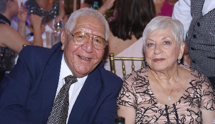  Rodrigo y Gladys Villanasa.