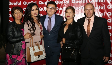  Maggie, Estefanía Valdez, Fernando Valdez, Maricela Pérez y Fernando Valdez .