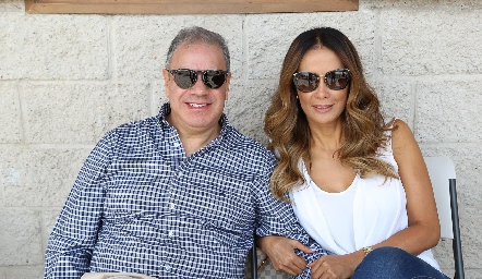  Ernesto Puga y Elva Zúñiga.