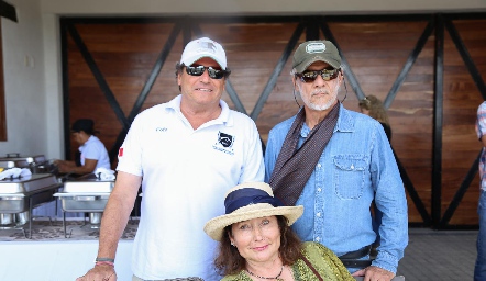  Adolfo Villaseñor, Fernando Gutiérrez y Aurora Franco.