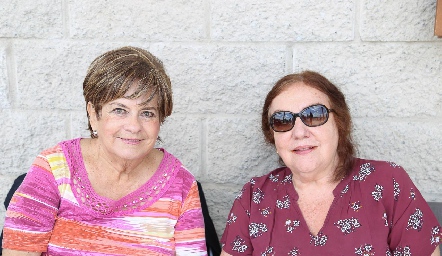  Yolanda de Payán y Susana Foyo.