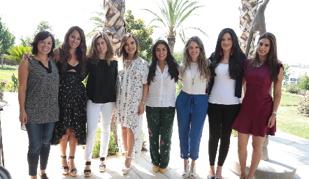 Moni Mateos, Gloria Leal, Andrea Fernández, Ale Díaz de León, Pily Zárate, Priscila González, Ale Cano y Bárbara Berrones.