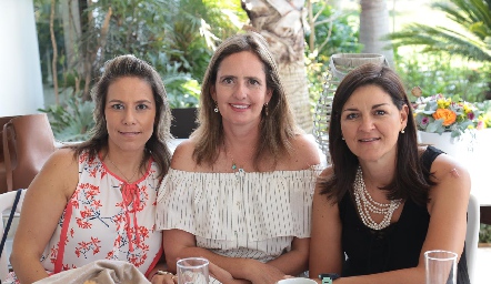 Michelle Zarur, Marcela Payán y María Fernanda Cortes.