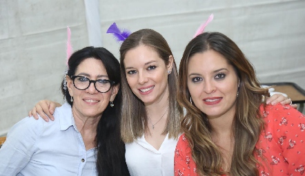  Nico García, Gisela Barragán y Lizbeth Martínez.
