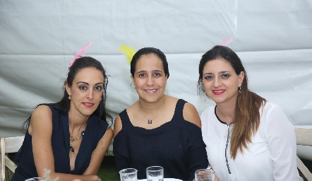 Ruth Morales, Verónica Vallejo y María Fernanda Leal.
