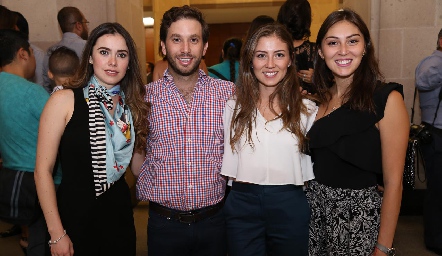  Fer Pérez, Andrés Torres, Elizabeth Treviño y Lili.