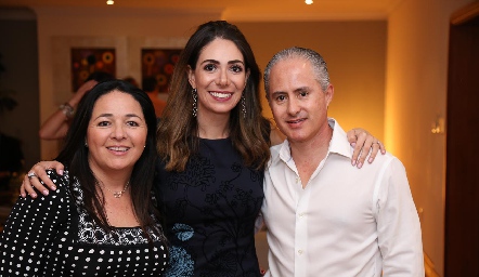  Claudia Álvarez, Andrea Lorca y Jorge Aldrettt.