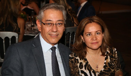  Humberto Camacho y Gloria Márquez .