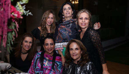  Roxana Orozco, Rocío Espinosa, Marcela González, Mónica Leiva, Mercedes Morales y Leticia Hernández.