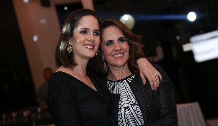  Ana Gaby Mina y Gabriela Payán.