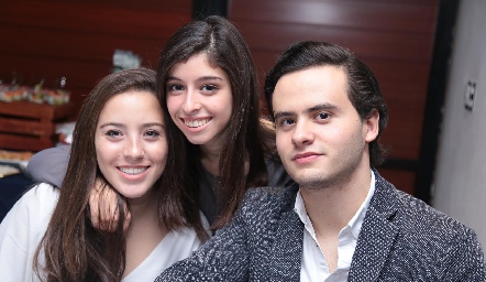  María Galán, María Villasuso y Santiago Hernández.