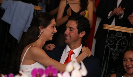  Catalina y Roberto ya son esposos.