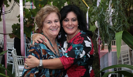 Marcelle Coulón y Lourdes Del Valle.