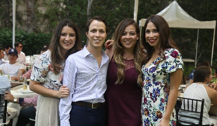  Paula de la Rosa, Jorge Del Valle, Andrea Barbosa y Sofía Balbontín.