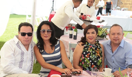  Juan Manuel Gómez, Lorena Ramos, Mónica Zaldívar y Jesús Rocha.