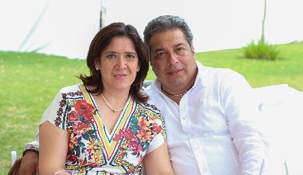  Adriana Curiel y Oscar Jasso.