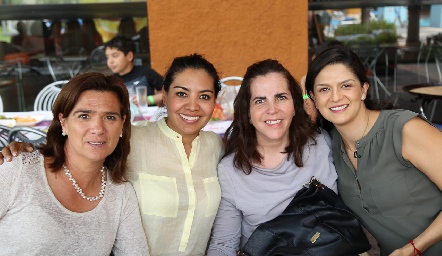  Lourdes Ortega, Jessica Torres, Claudia Martínez y Daniela Gutiérrez.