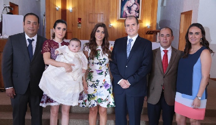  Evaristo Lafuente, Lourdes Orozco, el pequeño Ricardo, Imelda Martínez, Ricardo Garza, Francisco Gutiérrez y Ale Luna.