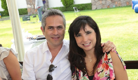 Alejandro Betzfelder y Cynthia Alcalde.
