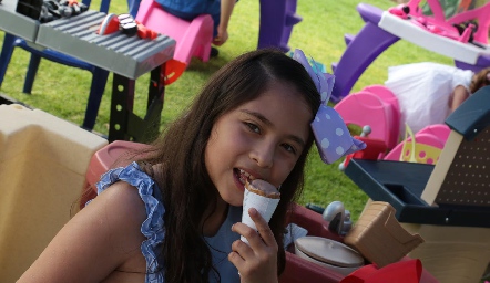  María Emilia.