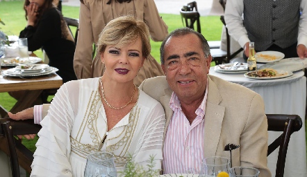 Luz Estela Gómez y Óscar Chevaile.