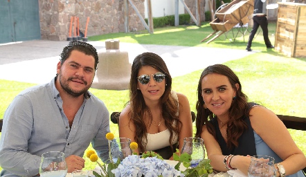  Hugo Vidales, Marifer Leal y Ale Luna.
