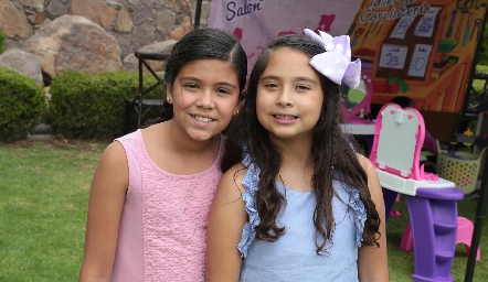  Pía y María Emilia.