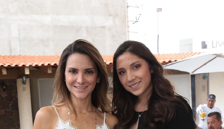  Ana Lía Maggiori y Aranzazú Martínez.