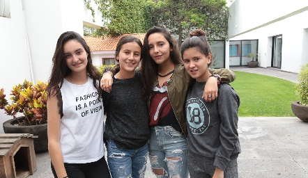  Lorenza, Paulina, Valentina e Isabela.