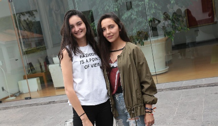  Lorenza y Valentina.