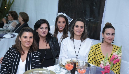  Montserrat Abella, Cynthia Sánchez, Marijó Ascanio, Claudette Mahbub e Isa Garfias.