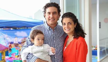  Alejandro Oropeza , Ana Sofía Velázquez y José María.