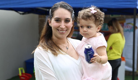Jacqueline Villalba y Mariajulia.