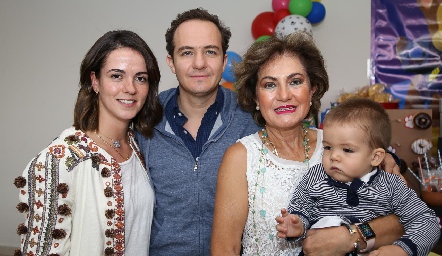 Anna Lorca, Carlos Velázquez, María Zendejas y Carlos.