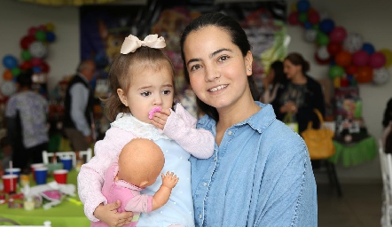  Annia y Mariana Meade.