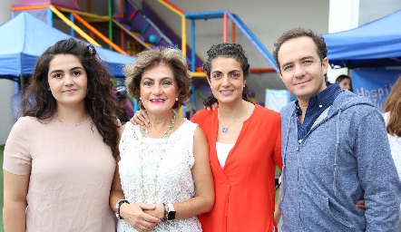  Marijó Velázquez, María Zendejas, Ana Sofía Velázquez y Carlos Velázquez .