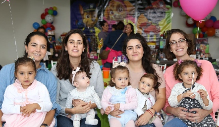  Con los pequeños invitados.
