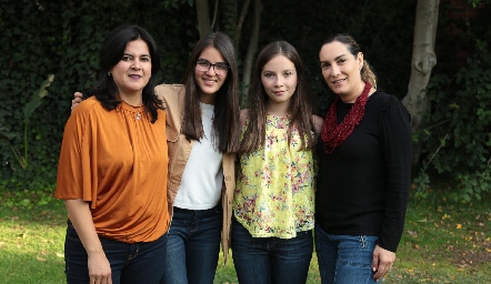  Cynthia Sánchez, Natalia Gómez, Inés González y Maribel De Antuñano.